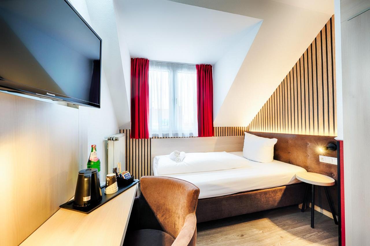 Home Hotel Hotel