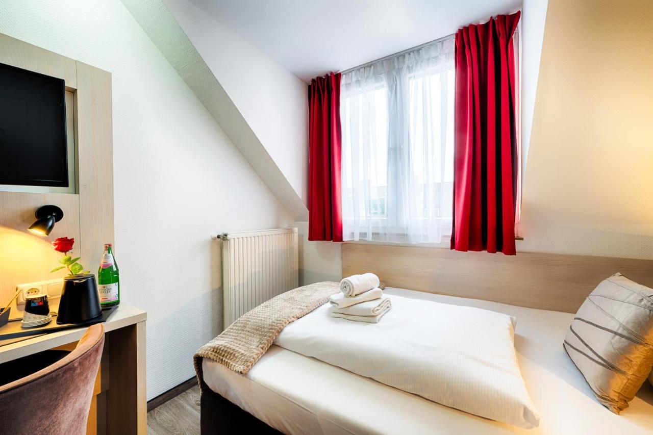 Home Hotel 3*