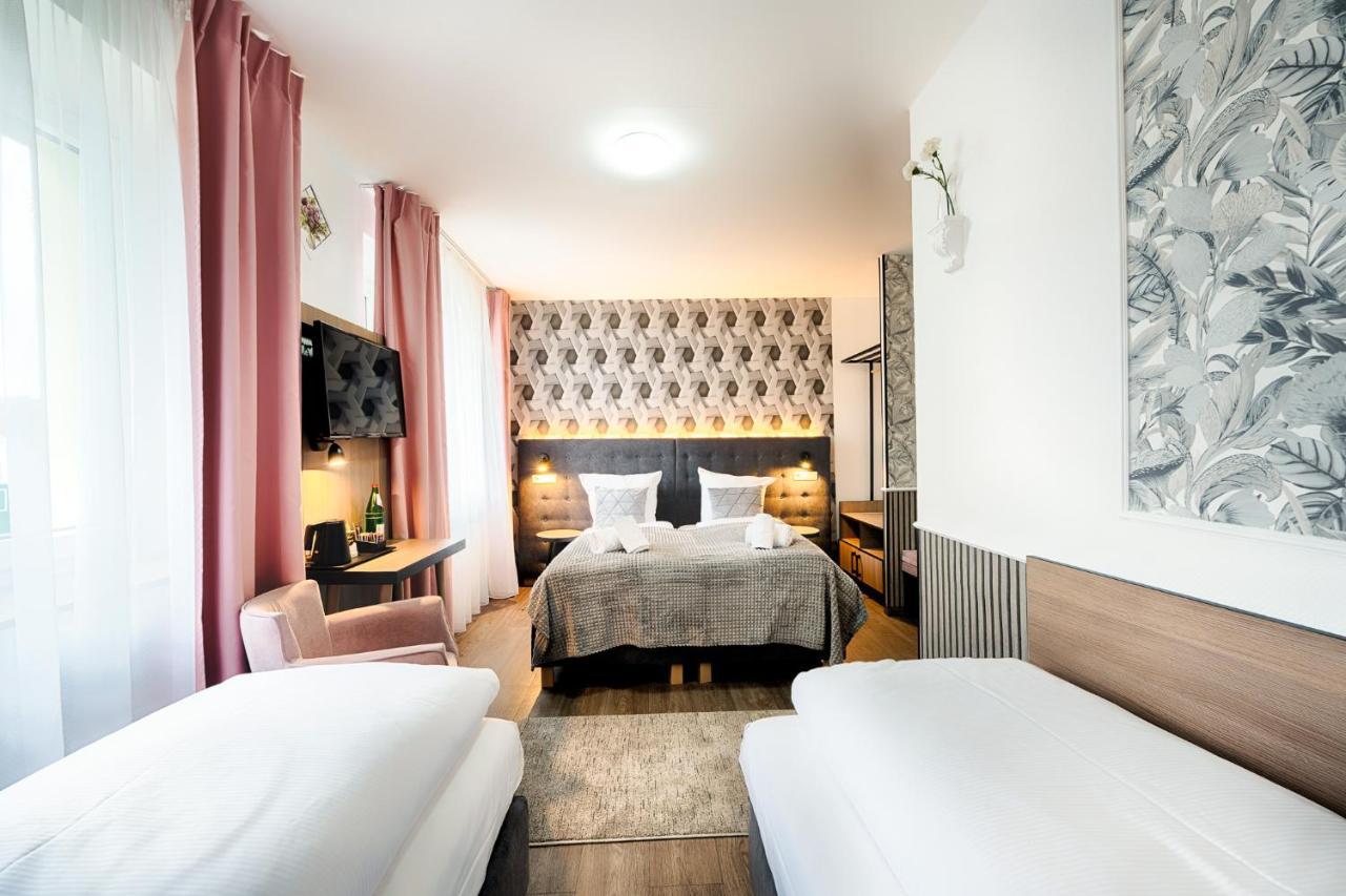 Home Hotel 3*
